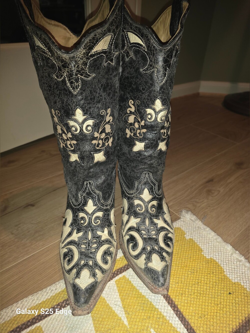 Womans Corral Cowbow Boots Size 9m